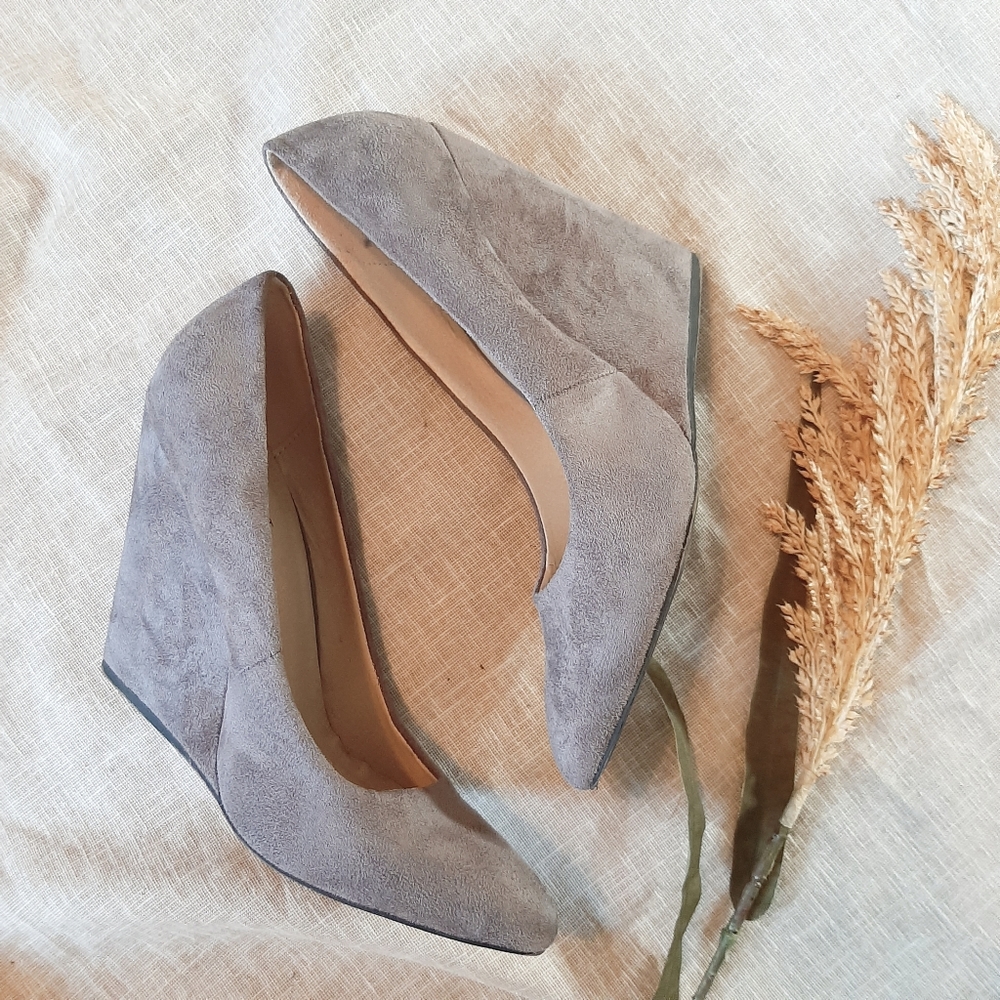 Nine West Boomer grey suede pointed wedge